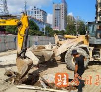 插逼逼网免费看高温下的坚守｜道路建设者用汗水铺就畅通路